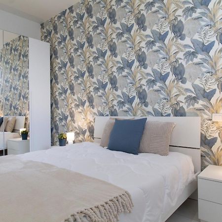 Sky Suite Blue Pomezia Dış mekan fotoğraf